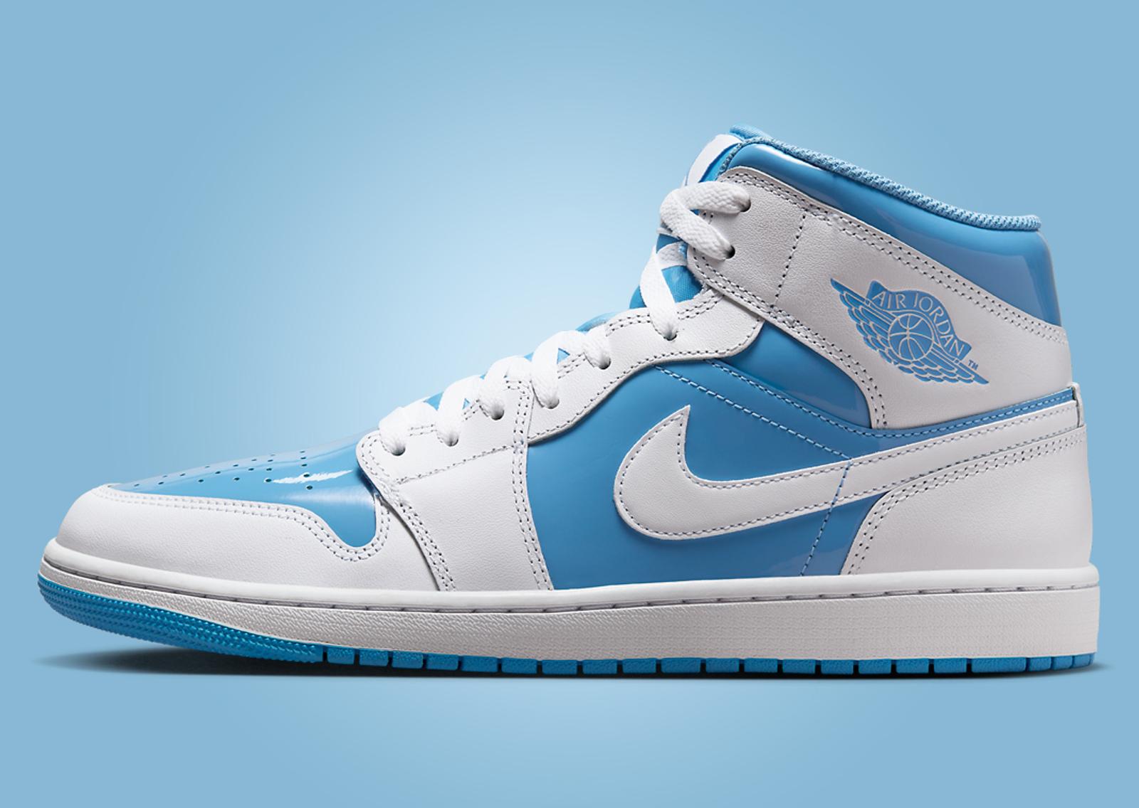 Air Jordan 1 Mid Legend Blue Lateral