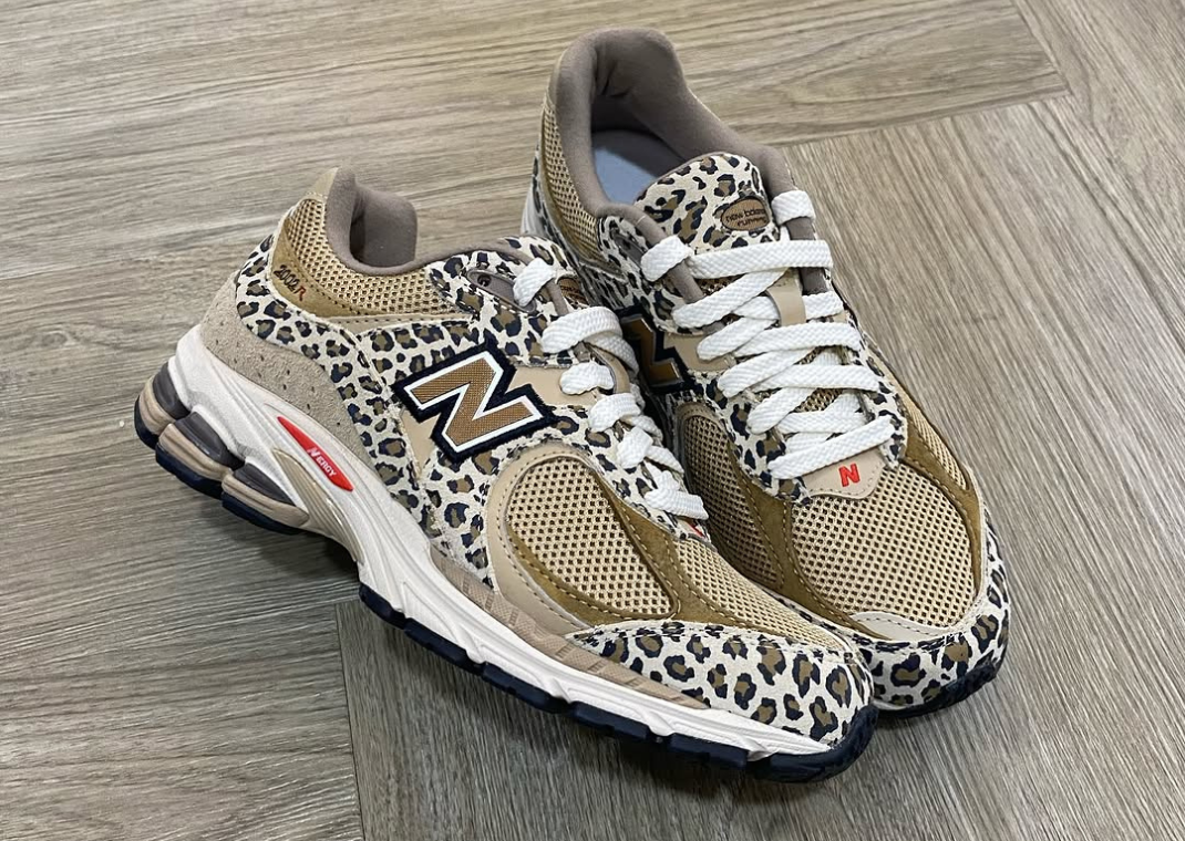 新品未使用 New Balance:2002R New Balance 2002R Shoes | Tactics