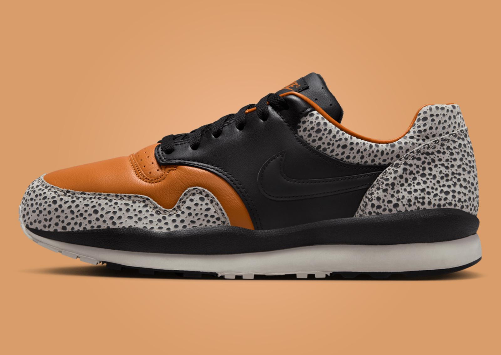 Nike Air Safari OG Lateral