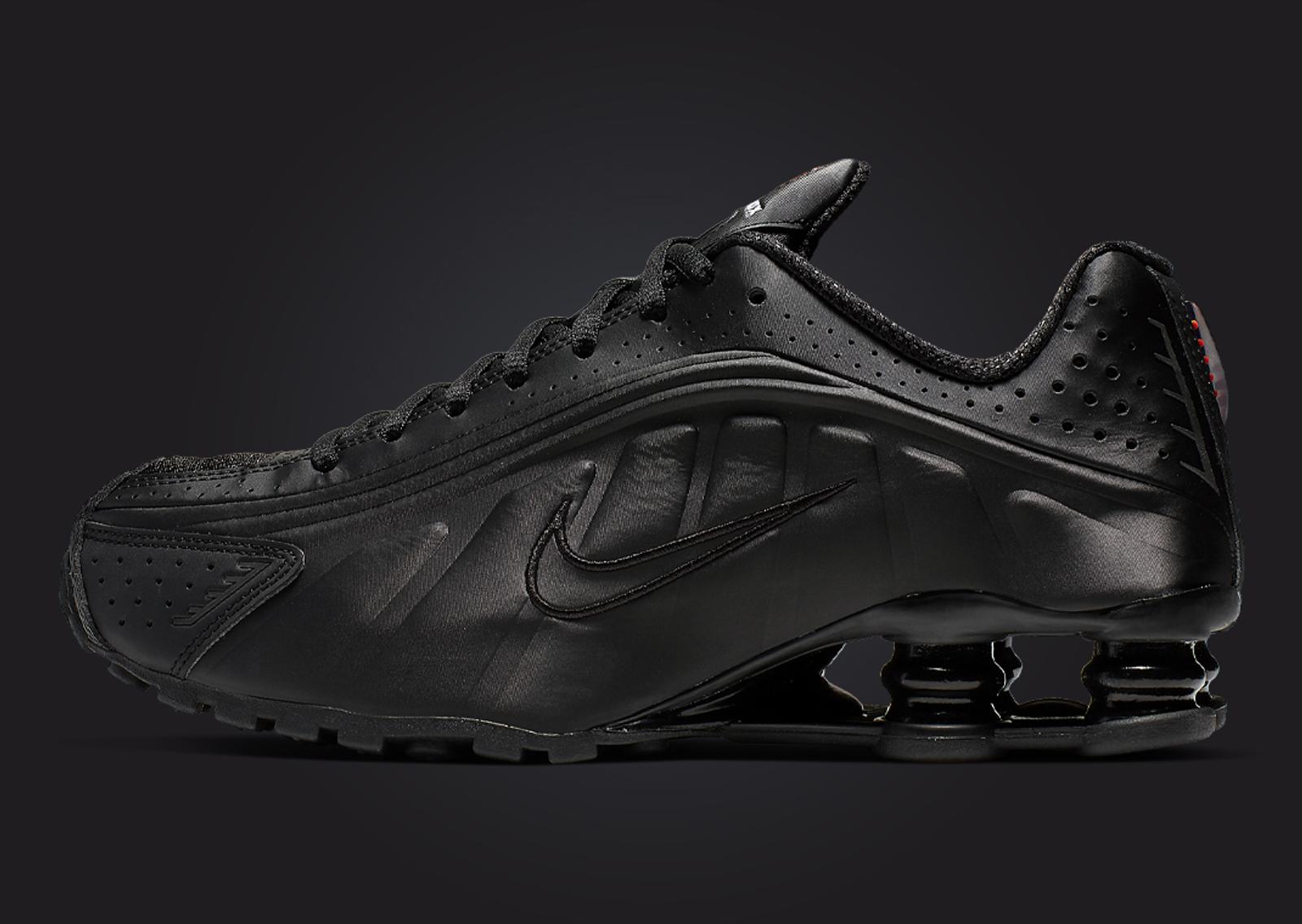 Nike Shox R4 Triple Black (W) Lateral