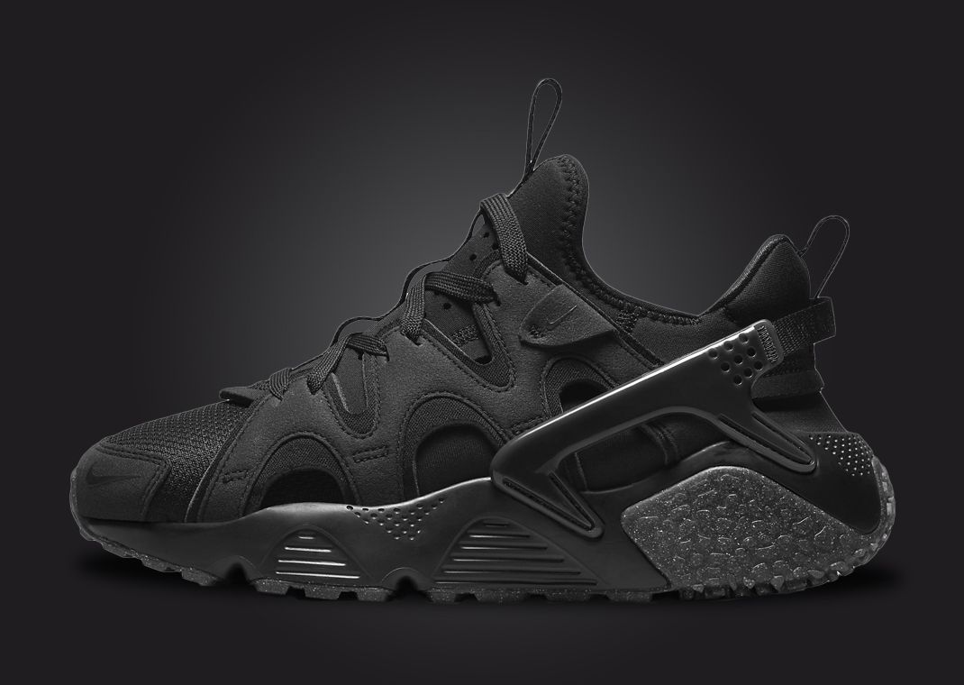 Nike triple 2024 black huarache restock