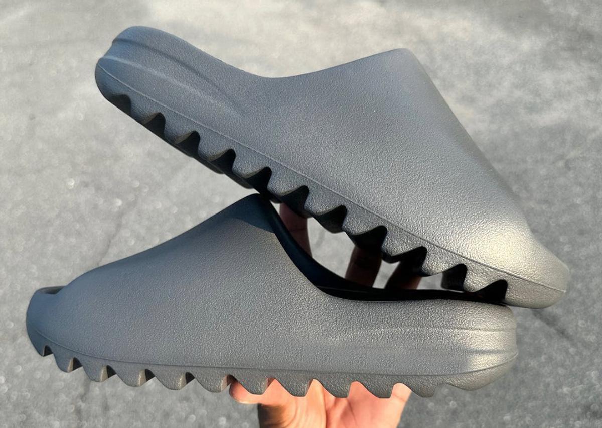 adidas Yeezy Slide Smoke Grey