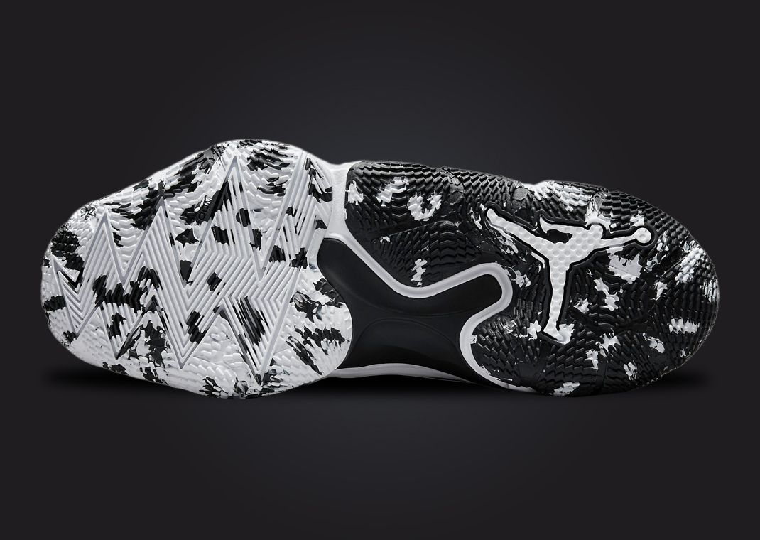 00s マイケルジョーダン PRO MAX ボディ ブラック ライトストーン マイケル・ジョーダンの名を冠した「JORDAN BRAND」からシックな