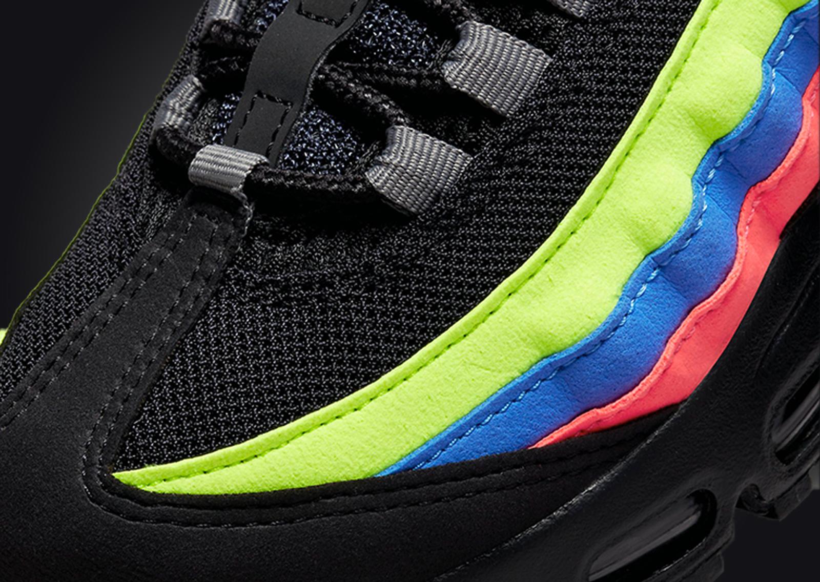 Nike Air Max 95 Neon Stripes GS Toebox