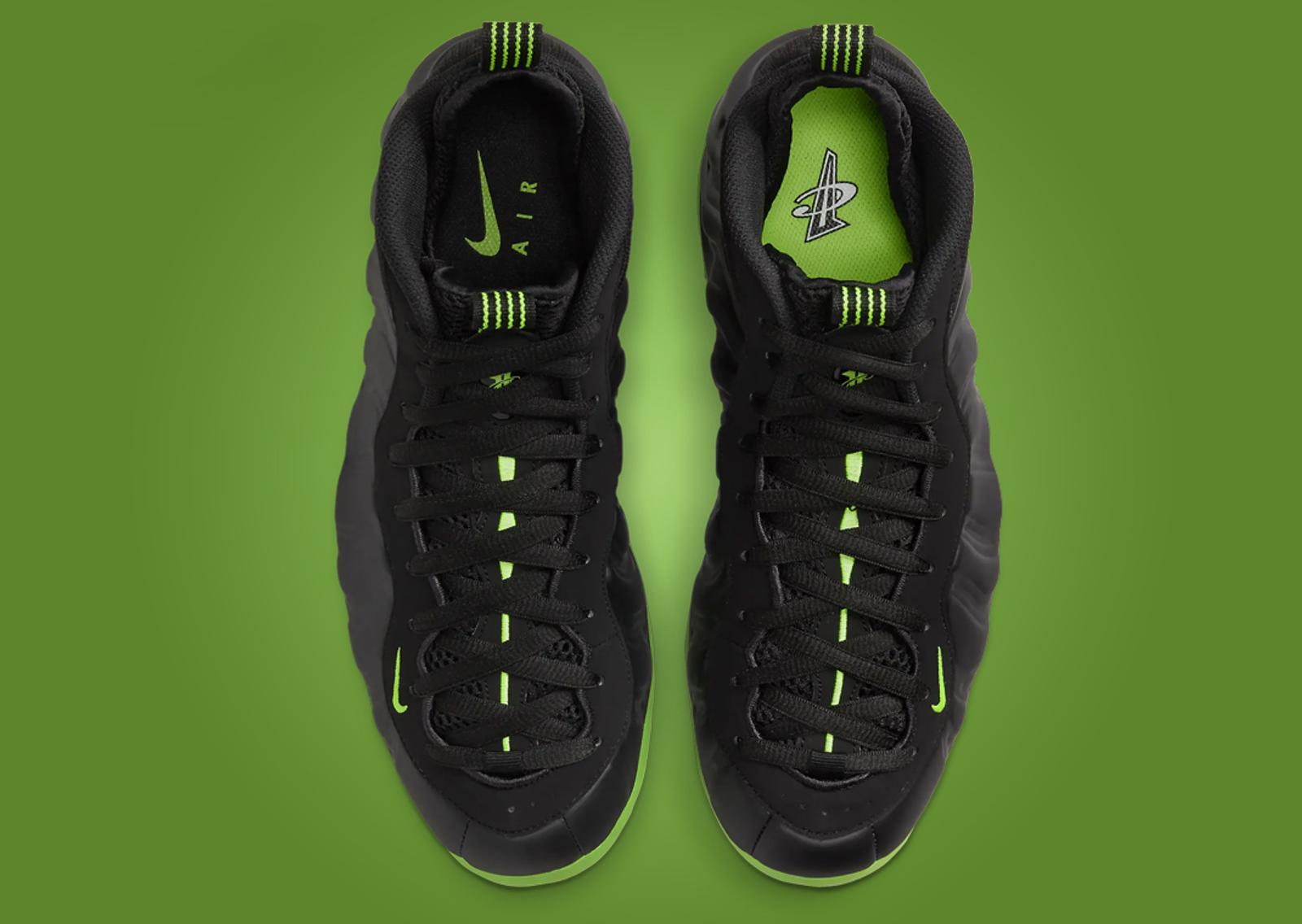 Nike Air Foamposite One Black Volt Top