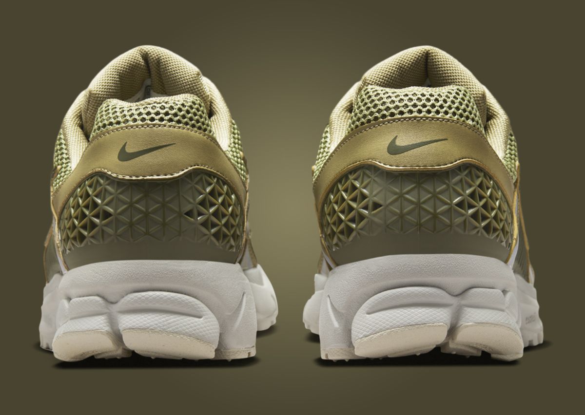 Nike Zoom Vomero 5 Neutral Olive Heel