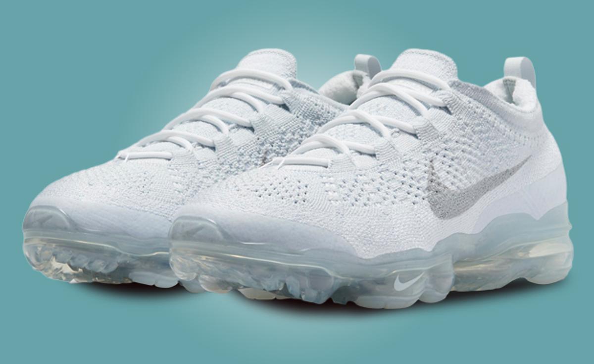 Pure Platinum Takes Over This Nike Air VaporMax 2023 Flyknit