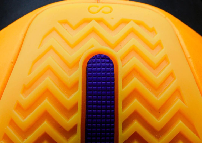 adidas Crazy IIInfinity Lakers Outsole Detail