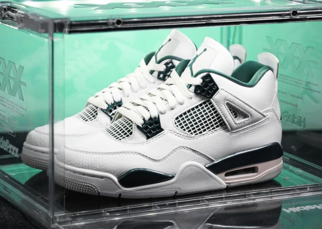 metallic green fours