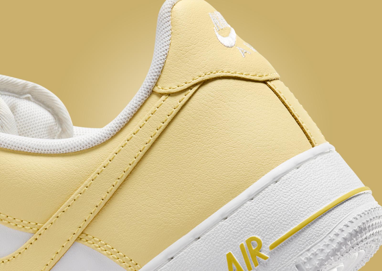 Nike Air Force 1 Low Light Lemon Venom Heel