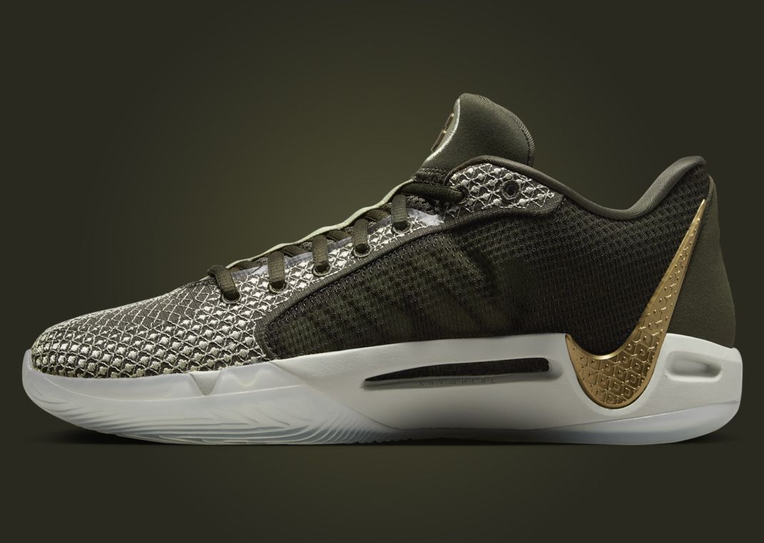 [美品] Nike バスケット Sabrina 1 EP Dedication Nike Sabrina 1 
