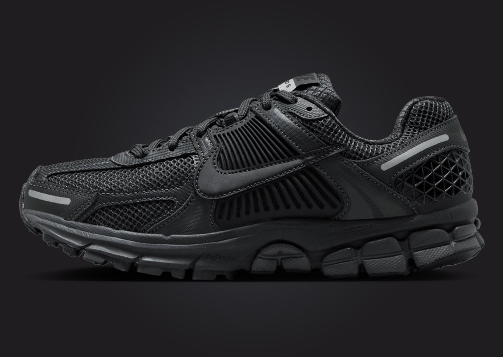 Nike Zoom Vomero 5 Triple Black (W) Lateral