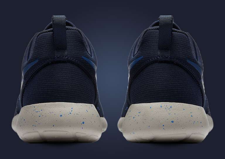 Nike Roshe One SE Obsidian Gym Blue Heel