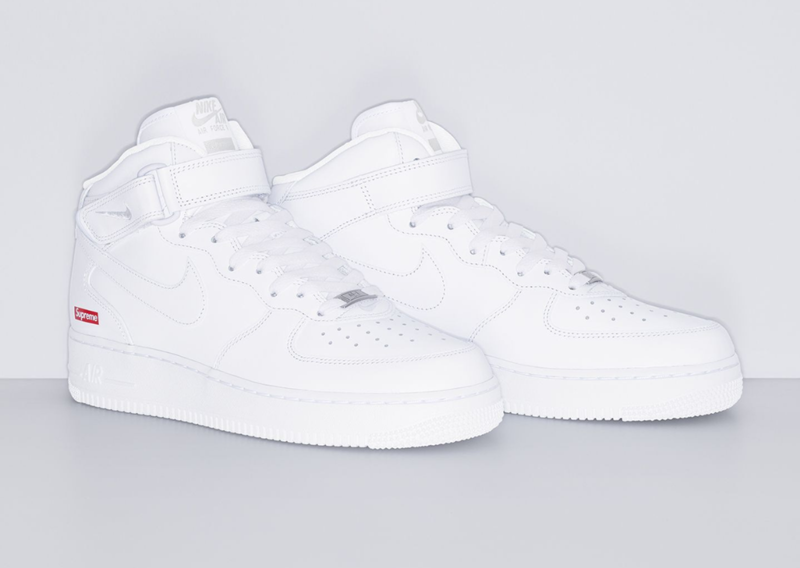 Supreme x Nike Air Force 1 Mid SP White Angle