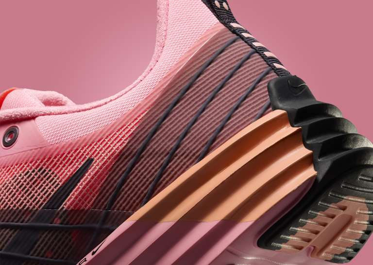 Nike Lunar Roam Premium Pink Gaze Heel Detail