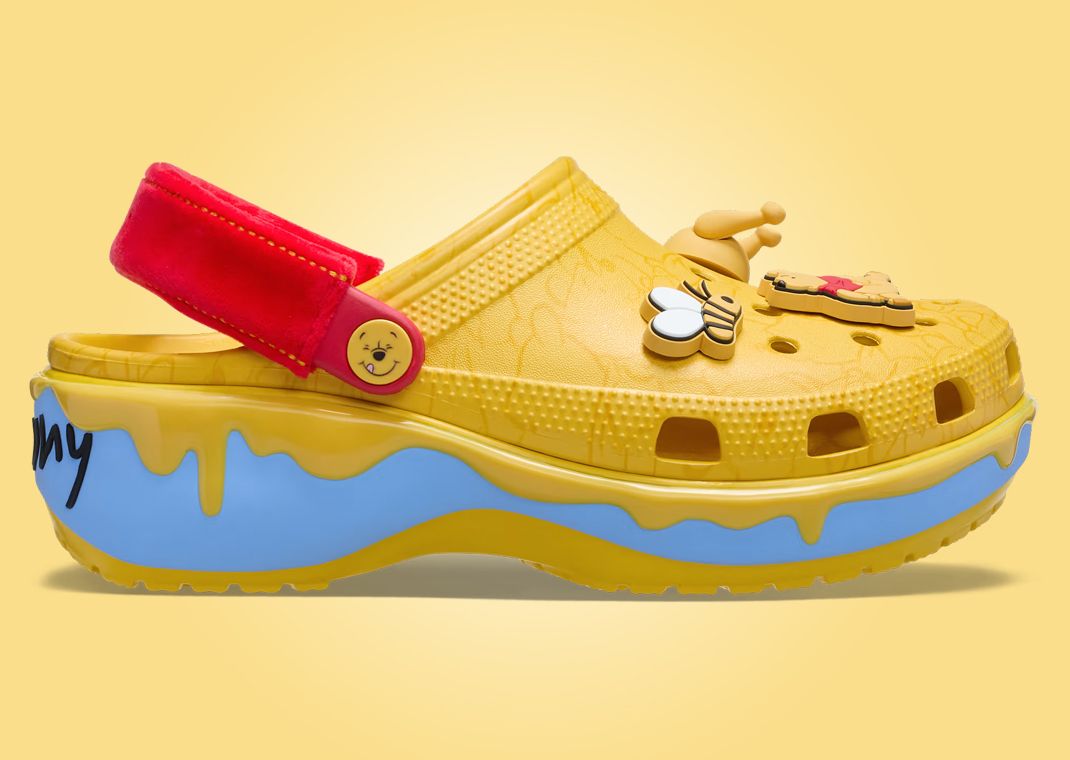 【CROCS】Disney Winnie The Pooh Classic Platform Clog Crocs Disney Winnie the Pooh Women's Classic Platform Clog