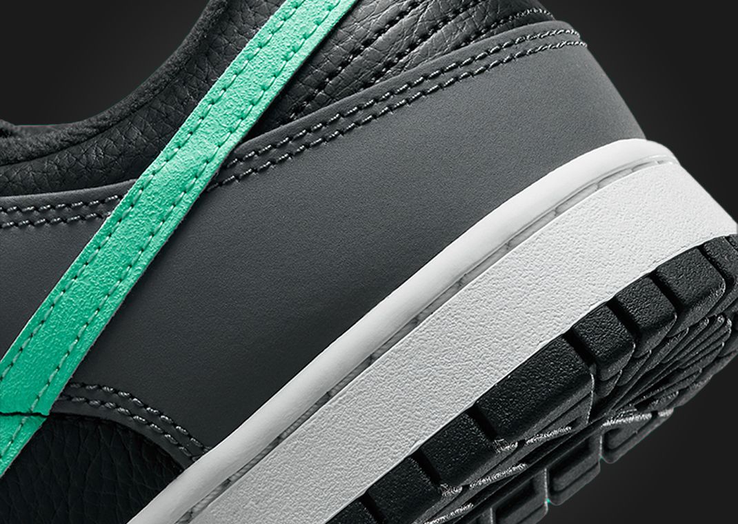 Nike Dunk Low Black Green Glow ブラック/グリーン 関税送料込 Nike Dunk Low Black Green Glow ブラック/グリーン 関税送料込