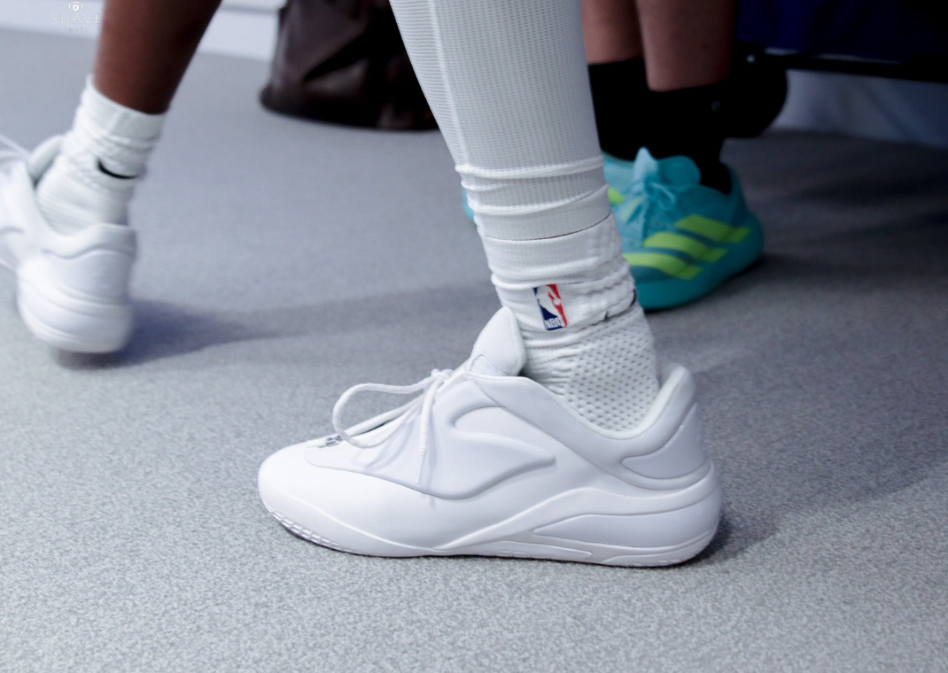 新品 CONVERSE SHAI 001 'Triple White' シェイ Shai Gilgeous-Alexander Previews All-White Converse Shai 001 at