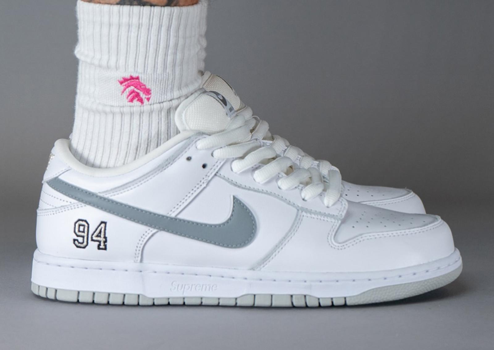 Supreme x Nike SB Dunk Low White Metallic Silver Lateral Right