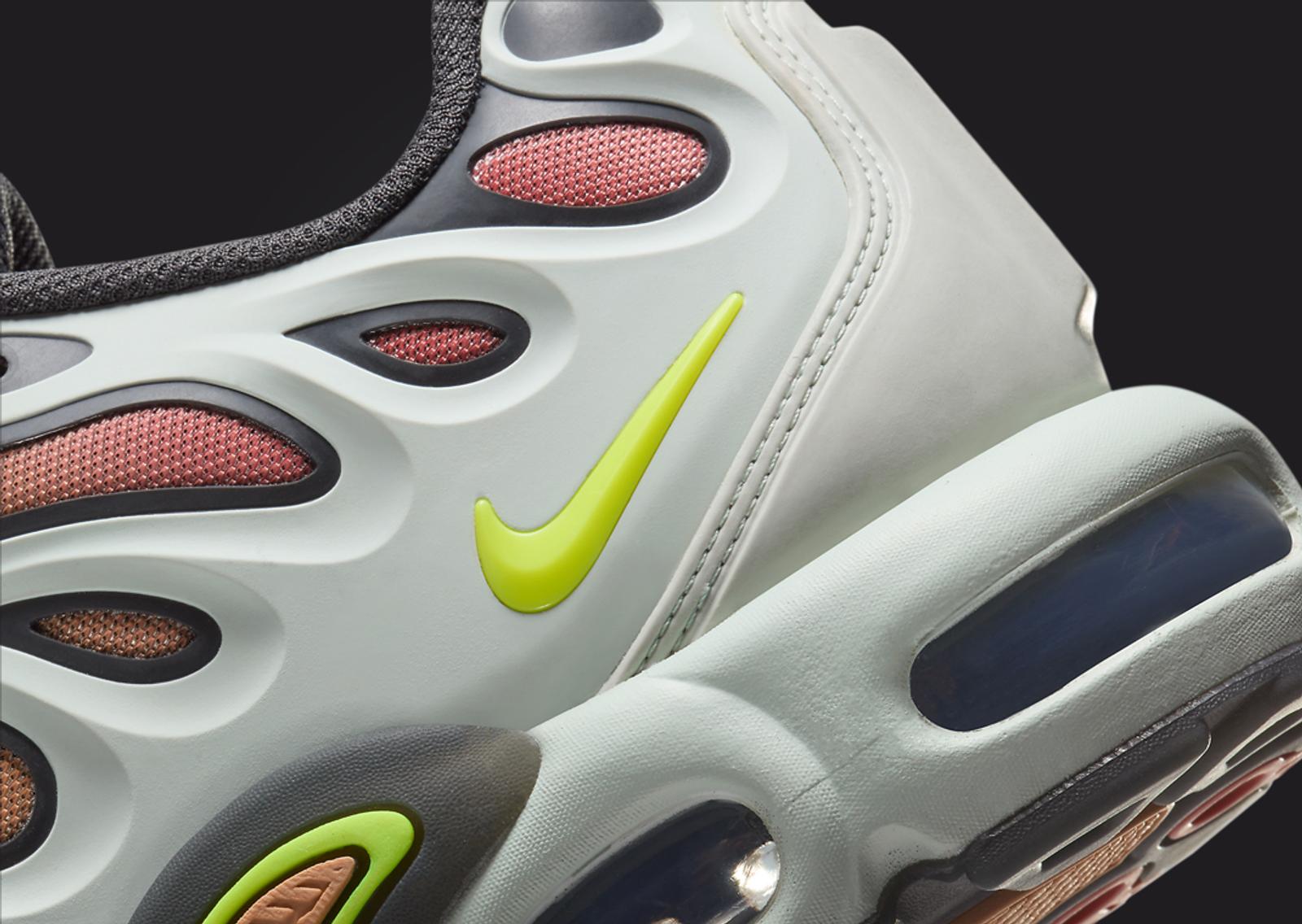 Nike Air Max Plus Volt Adobe Heel