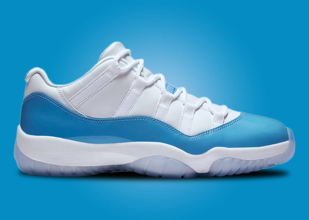 Low top store baby blue 11s