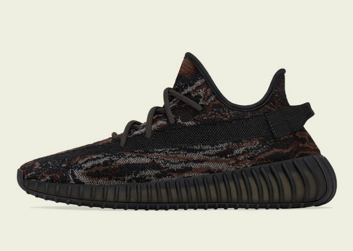 Black yeezys june 22 best sale