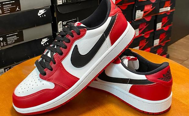Air Jordan 1 Retro Low OG Chicago