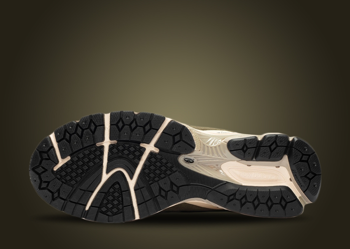 sns new balance 2002r mule