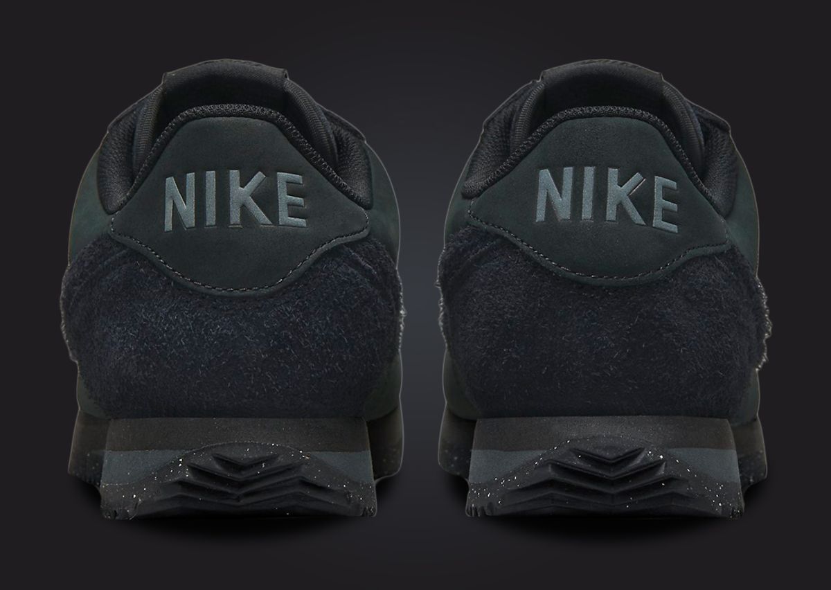 triple black nike cortez