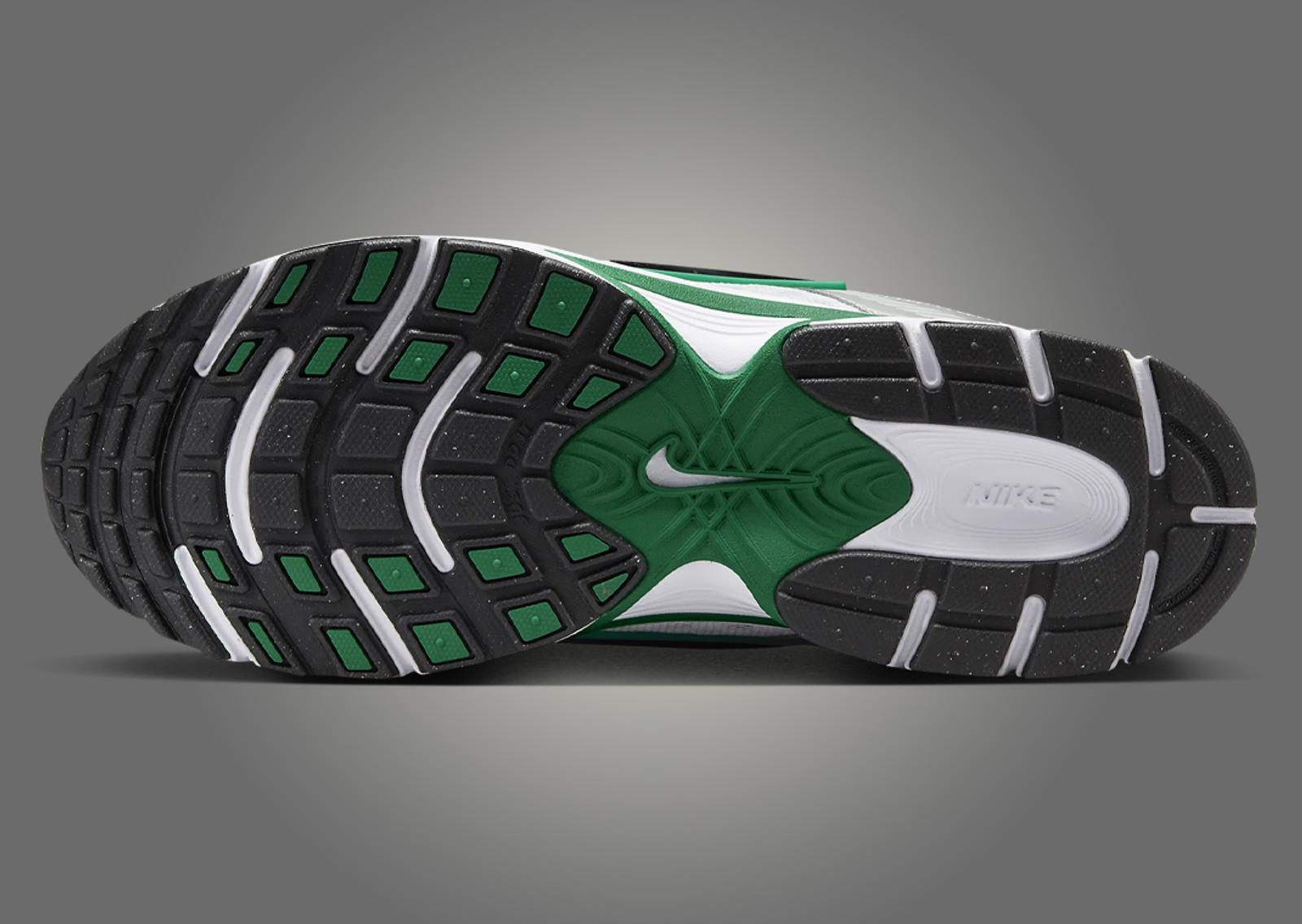 Nike V5 RNR White Malachite Outsole