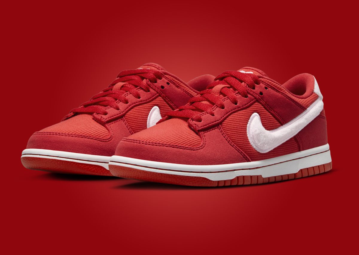 Nike Dunk Low Valentine's Day (GS) Angle