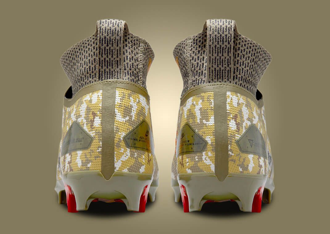 スパイク NIKE ALPHA MENACE ELITE 3 \"Travis Kelce\" These new Nike Alpha Menace Elite 3 
