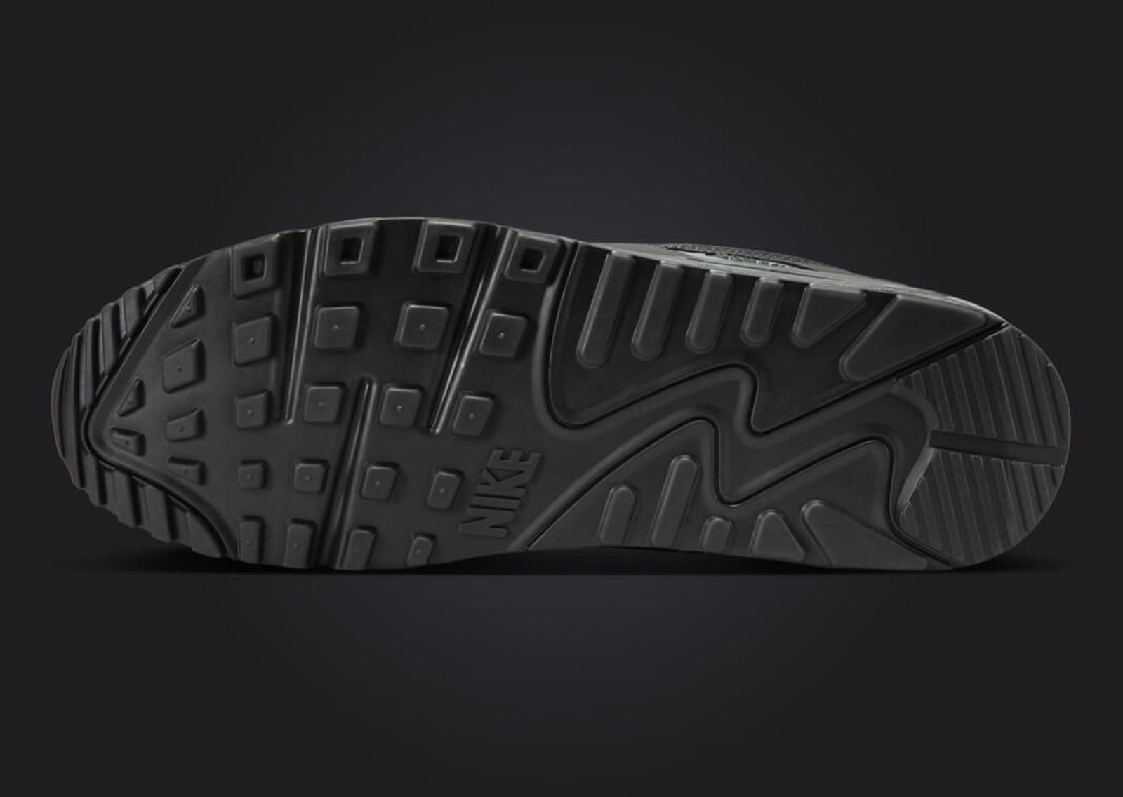 Nike Air Max 90 Gore-Tex Dark Smoke Grey Black Outsole