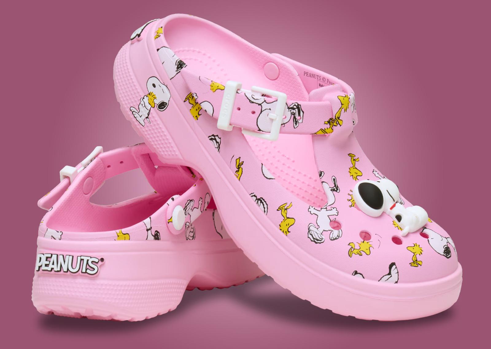 Peanuts x Crocs Mary Jane Clog Snoopy (W) Angle