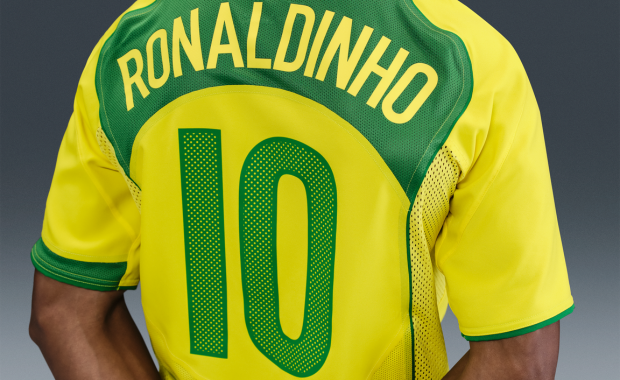 Ronaldinho Brazil 2004 Total 90 Reissue Men's Nike Soccer Replica Jersey