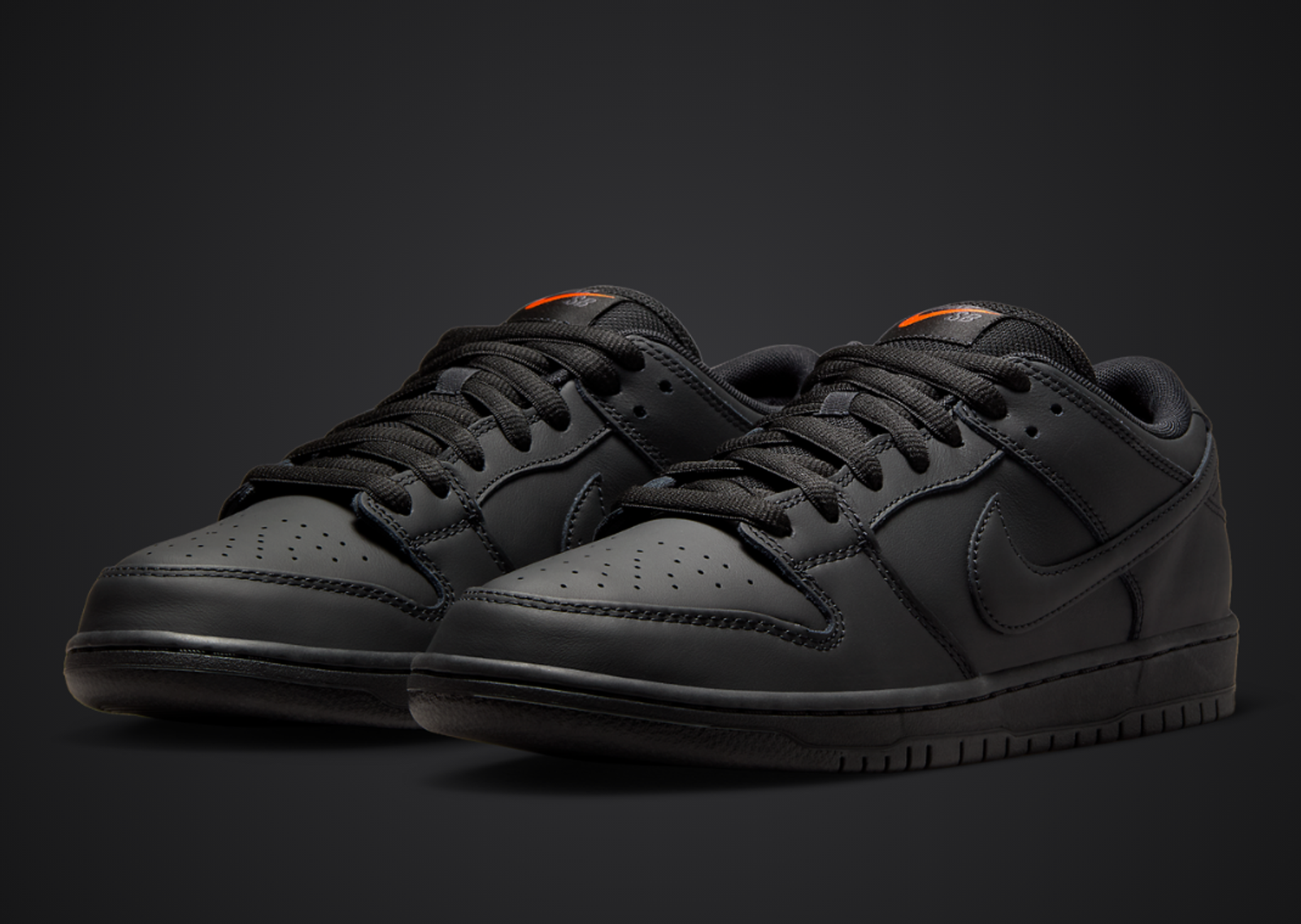 Nike SB Dunk Low ISO Triple Black Angle