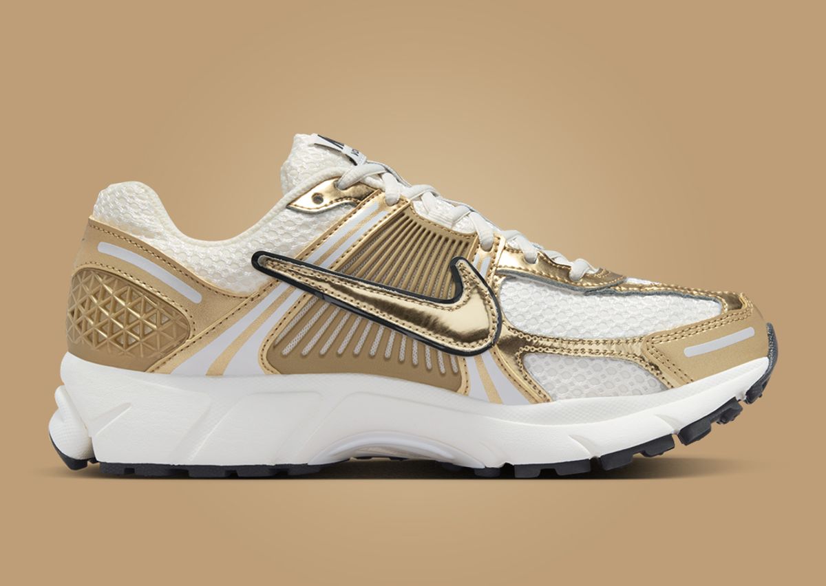 Nike Zoom Vomero 5 Gold (W) Medial