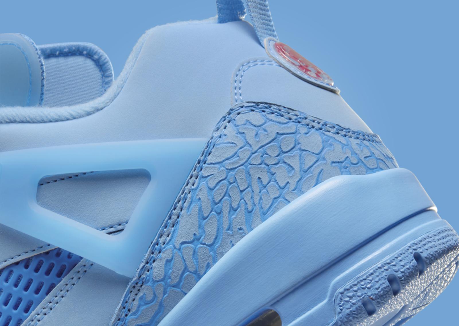 Jordan Spizike Low Football Blue Heel Detail