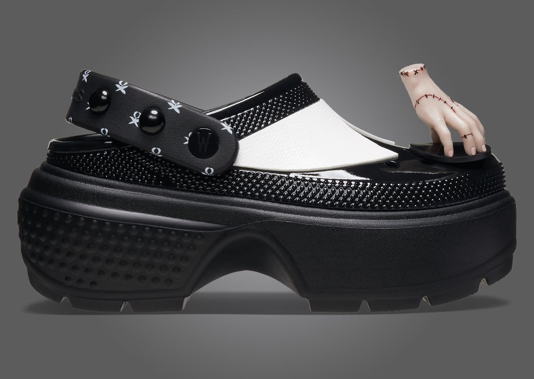 【CROCS X Wednesday】注目コラボ Addams Stomp Clog 関税送料込 Wednesday x Crocs Stomp Platform Clog - Black / Multicolor