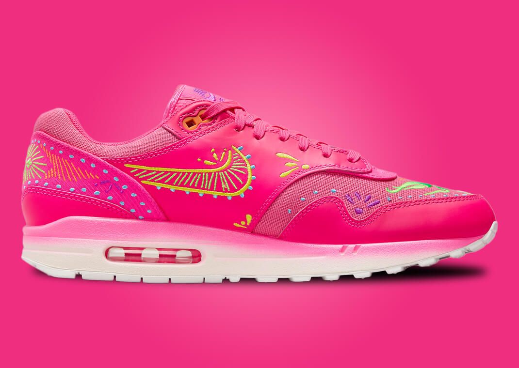 Pink premium air max hotsell dia trainers