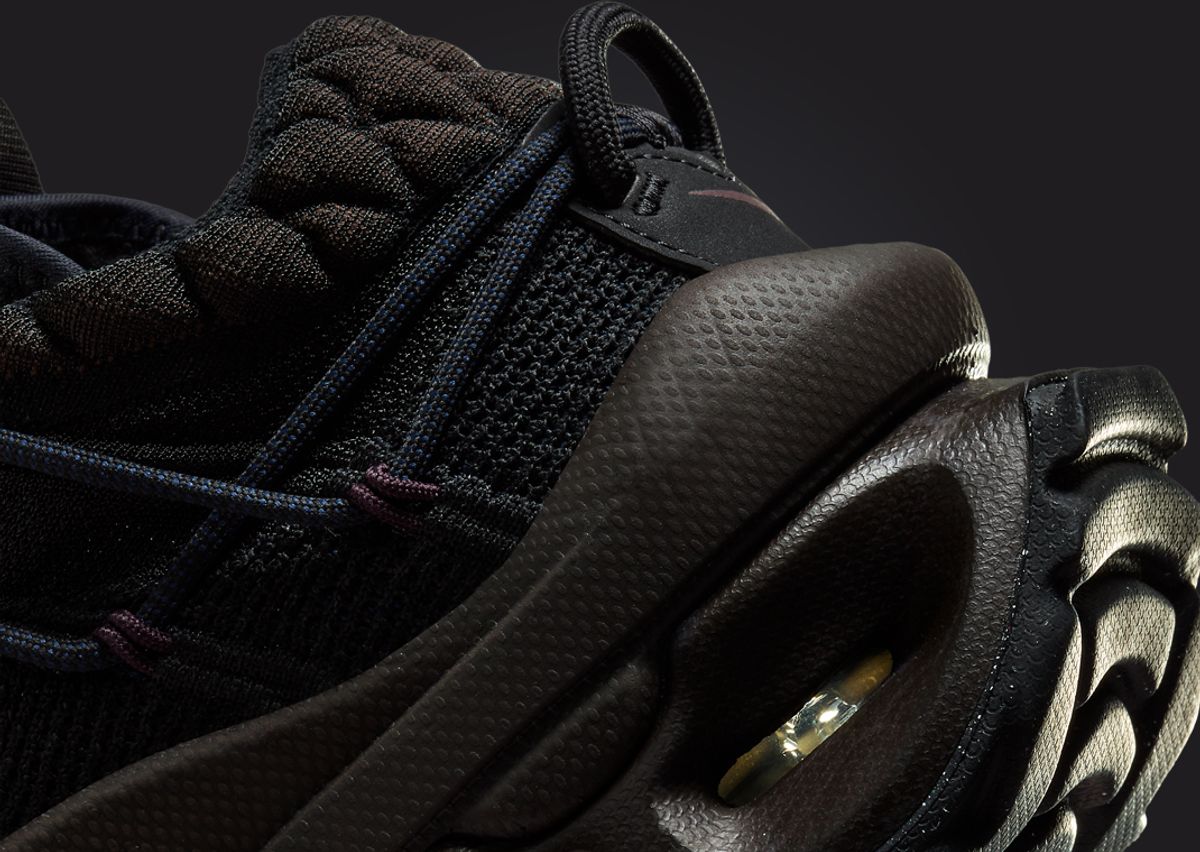 Nike Air Max Flyknit Venture Black Velvet Brown (W) Heel Detail