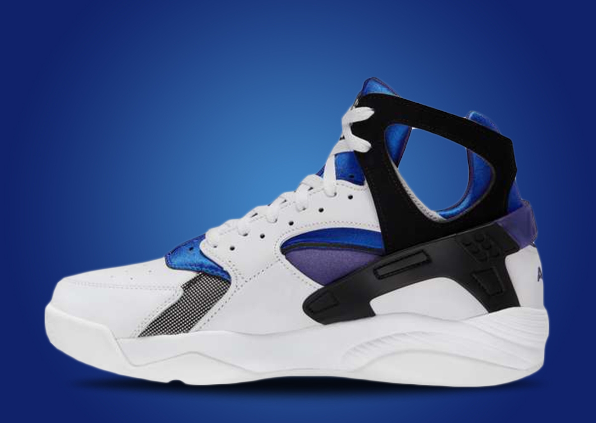 Release 12/23] Nike Air Huarache “Liverpool”