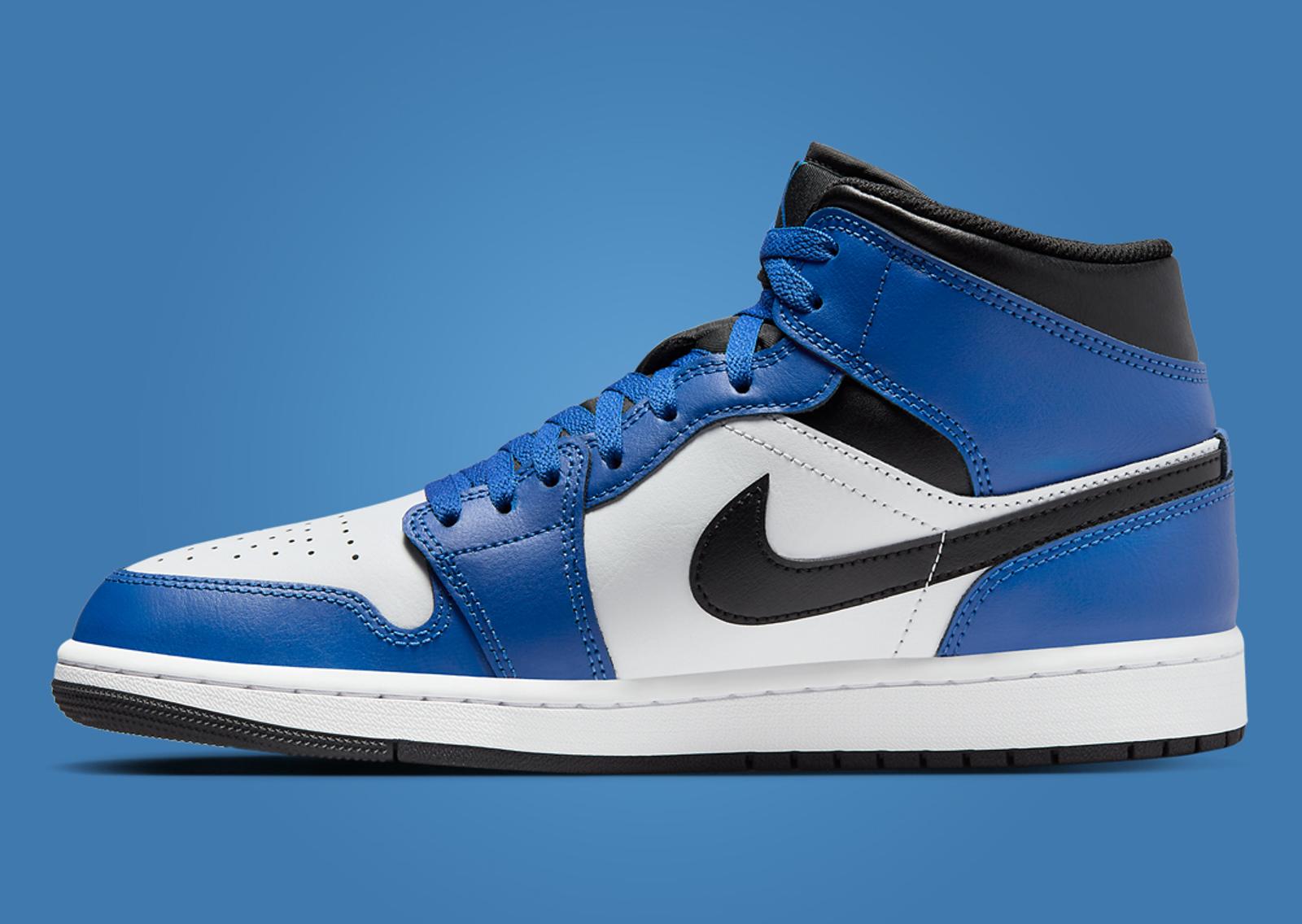 Air Jordan 1 Mid Game Royal Medial Right