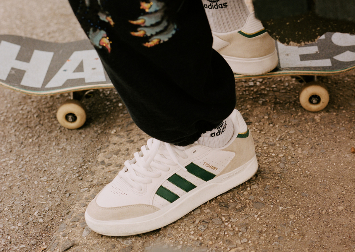 Adidas low deals top skate shoes