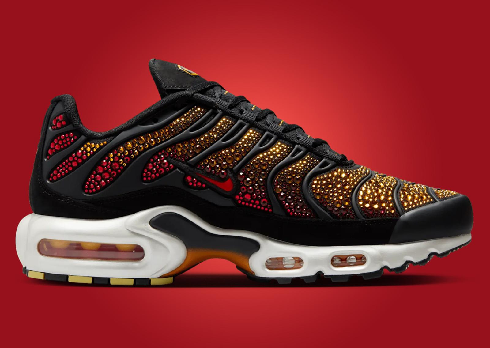 Swarovski x Nike Air Max Plus Sunset (W) Medial