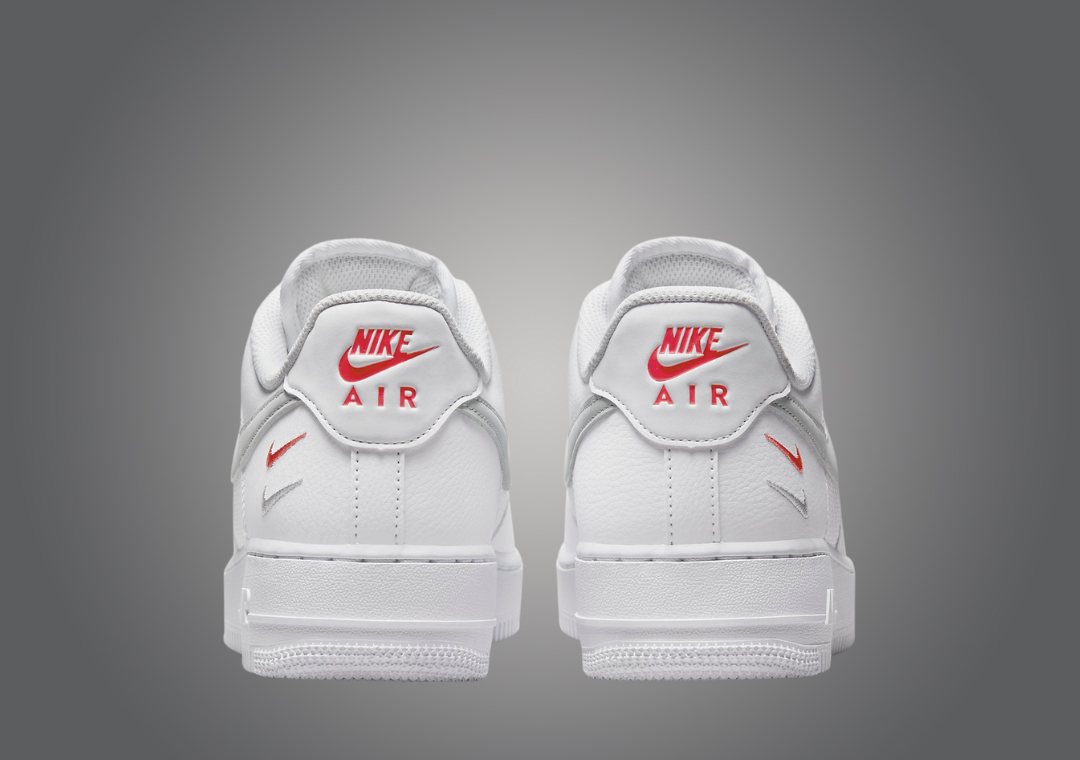 Nike Sportswear NIKE AIR FORCE 1 '07 - Sneaker low - white/picante red/wolf  grey/metallic silver/weiß 