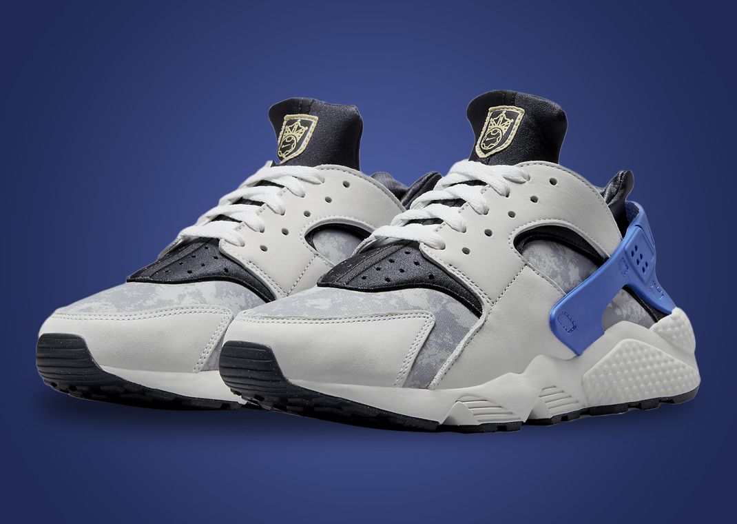 Nike huarache light on sale black and white