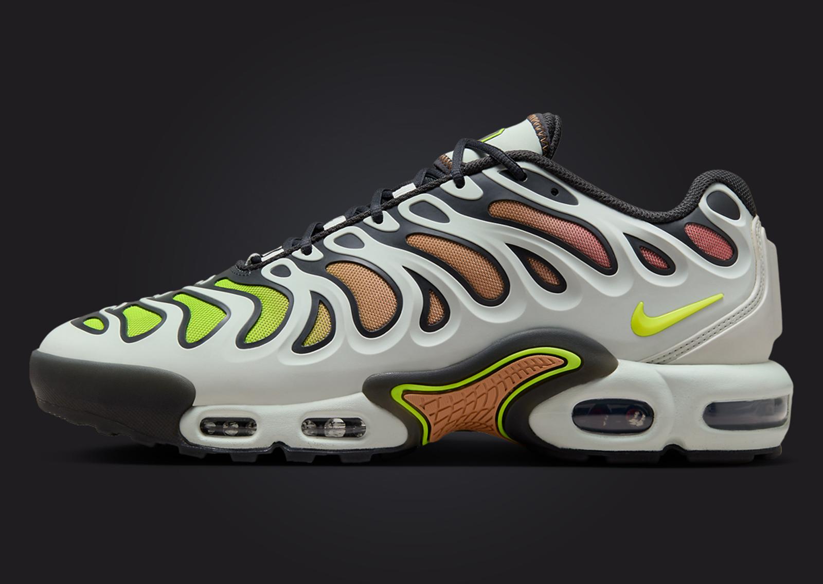 Nike Air Max Plus Volt Adobe Lateral