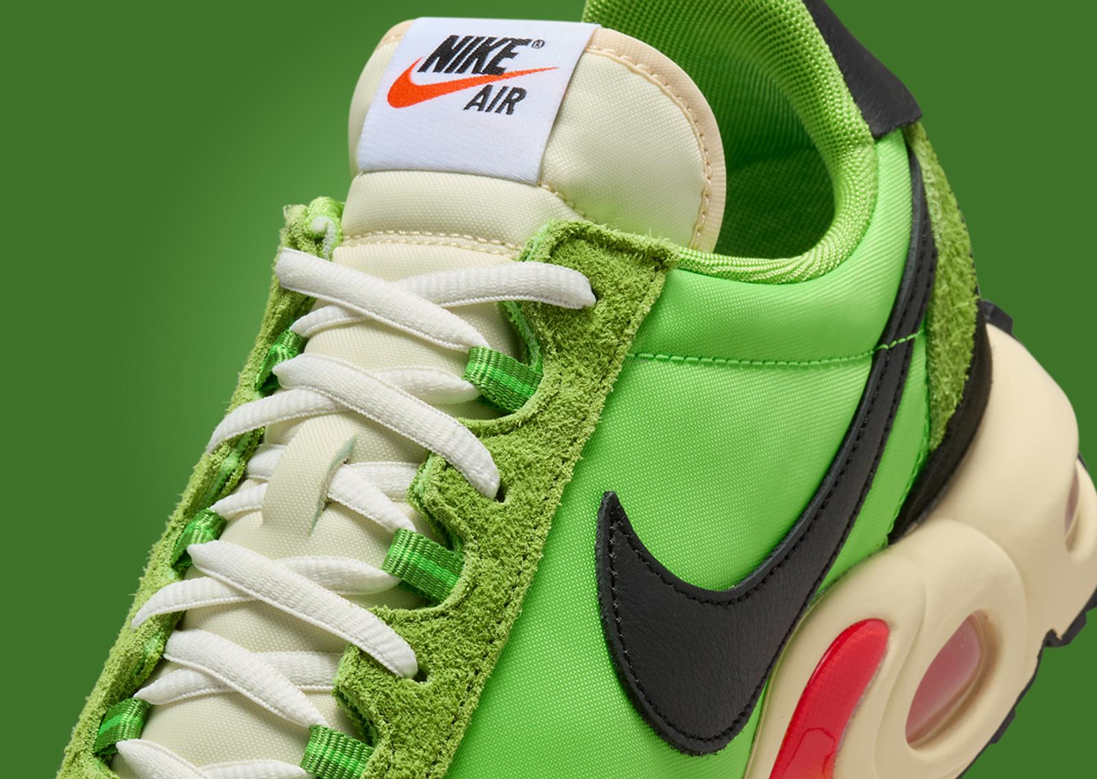 Nike Air Max Waffle SP Action Green Detail