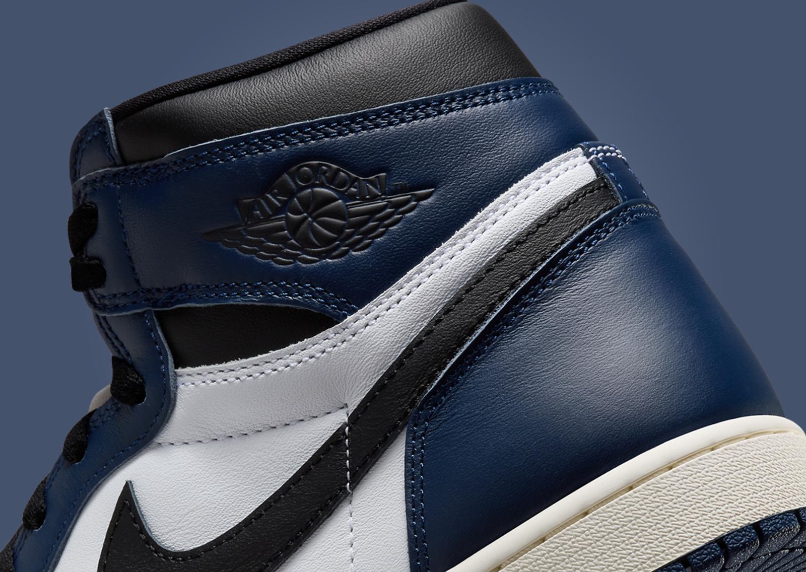 Air Jordan 1 Retro High OG Midnight Navy Detail